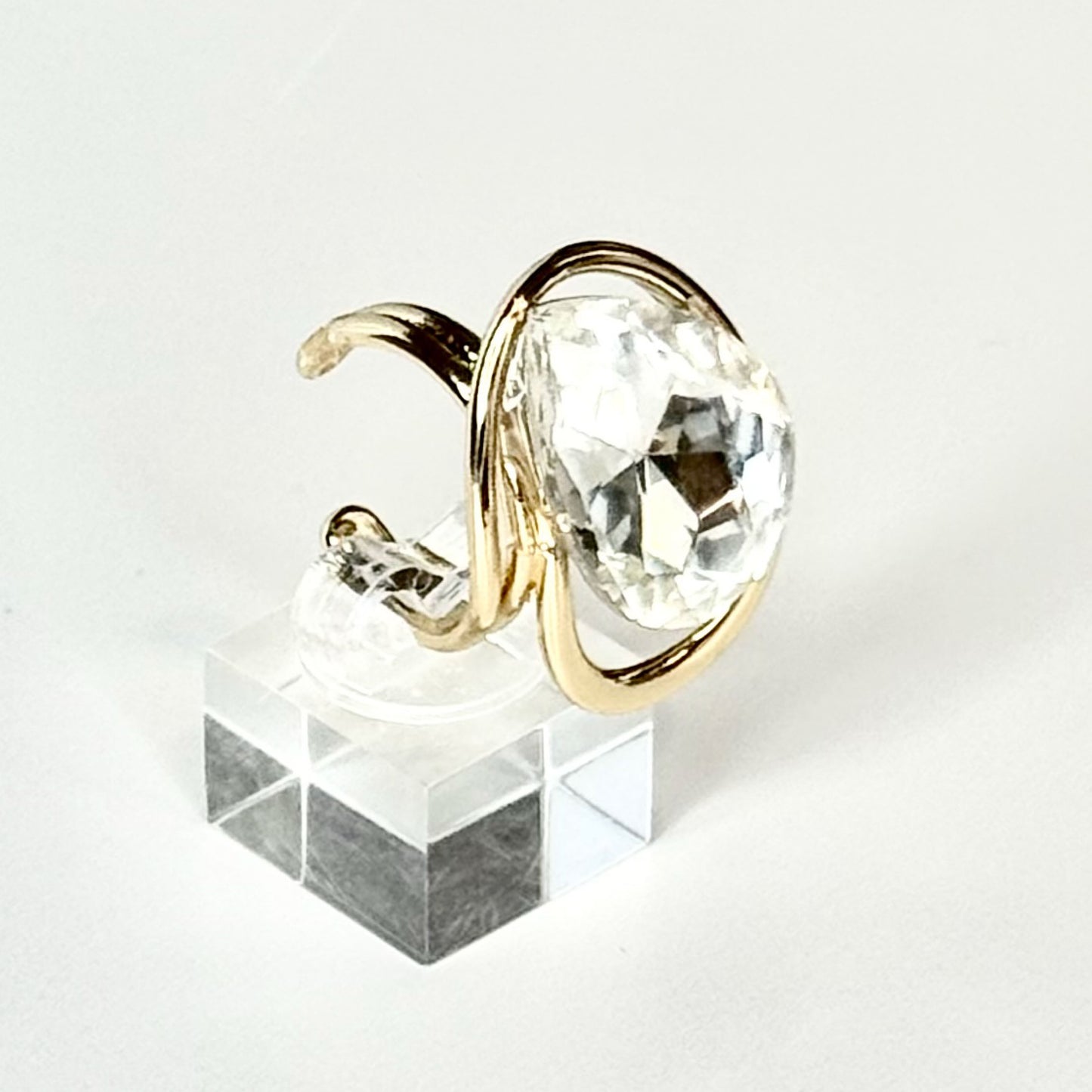 Fashion geometrical gold ring with a large stone( Size 7).